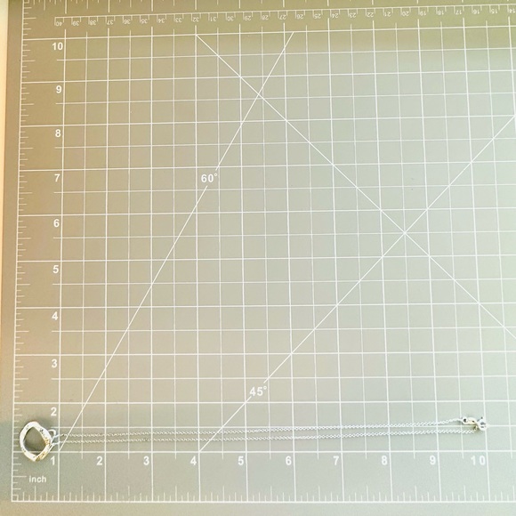 Vintage Silver Beautiful Dainty Pendant Necklace - Picture 14 of 16